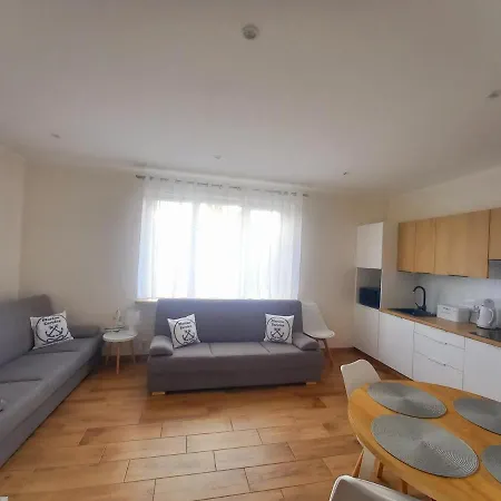 アパート Piotrus Pan By Orzechowa Przystan Centrum Blisko Plazy ウストカ